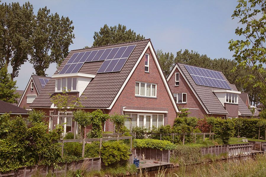 Haus mit Stromspeicher für Photovoltaik-Anlage