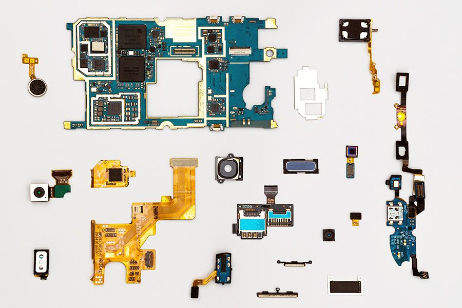 Bis zu 60 verschiedene Teile werden alleine in einem Smartphone verbaut.