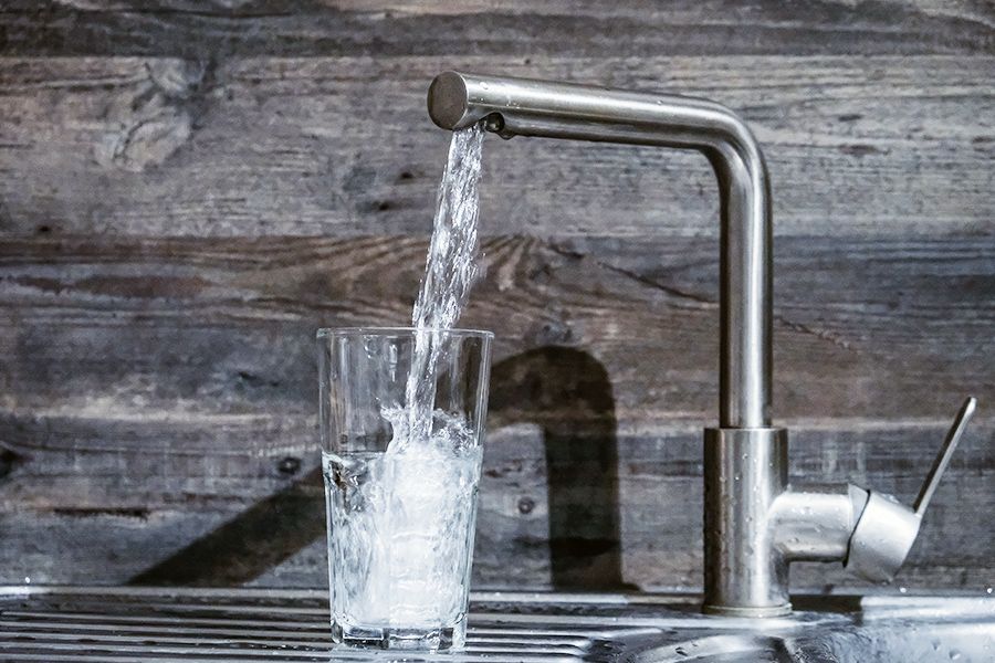 Mineralwasser oder Leitungswasser?