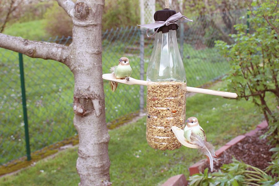 DIY Vogelfutterhaus bauen aus alten PET-Flaschen