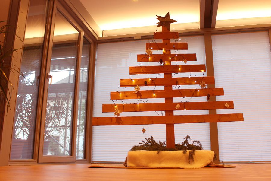 DIY-Anleitung: Nachhaltiger Weihnachtsbaum aus Holz