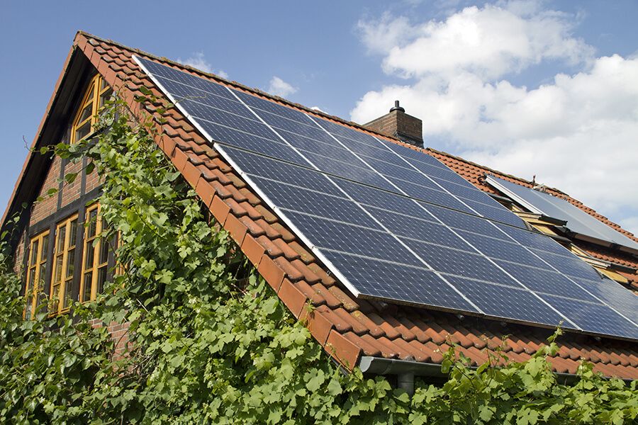 https://www.badenova.de/blog/content/images/2021/06/photovoltaik-kosten-und-finanzierung-solaranlage.jpg