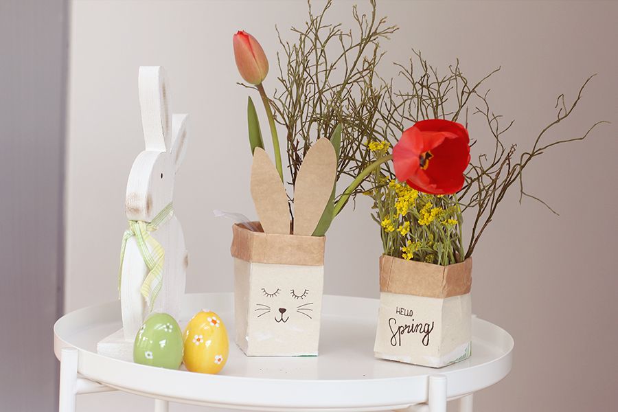 Tetrapack Upcycling: Blumenvasen aus Milchtüten basteln