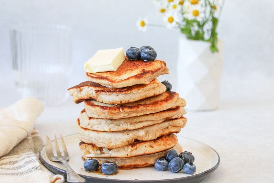 In wenigen Schritten zu fluffigen veganen Pfannkuchen.