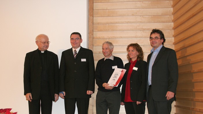 Mitmachprojekte und Energiesparseminare für Unternehmen, private Haushalte oder Schulen.