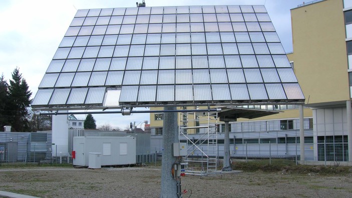 5 kW-Demonstrationsanlage für neuartige Konzentrator-Photovoltaik-Module