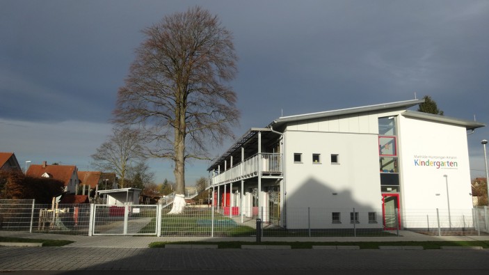 Der Kindergarten-Neubau wird in vorbildlichem Niedrigstenergiestandard errichtet
