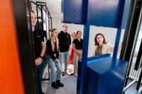 badenova Auszubildende bei der Führung durch das DZNS