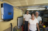 badenova-Vorstand Dr. Thorsten Radensleben mit Familie Zimmermann (v.l.)