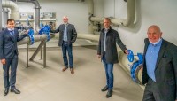 Abschlussbild - 3 kommunale Bauherren und Mathias Nikolay, badenova-Vorstand