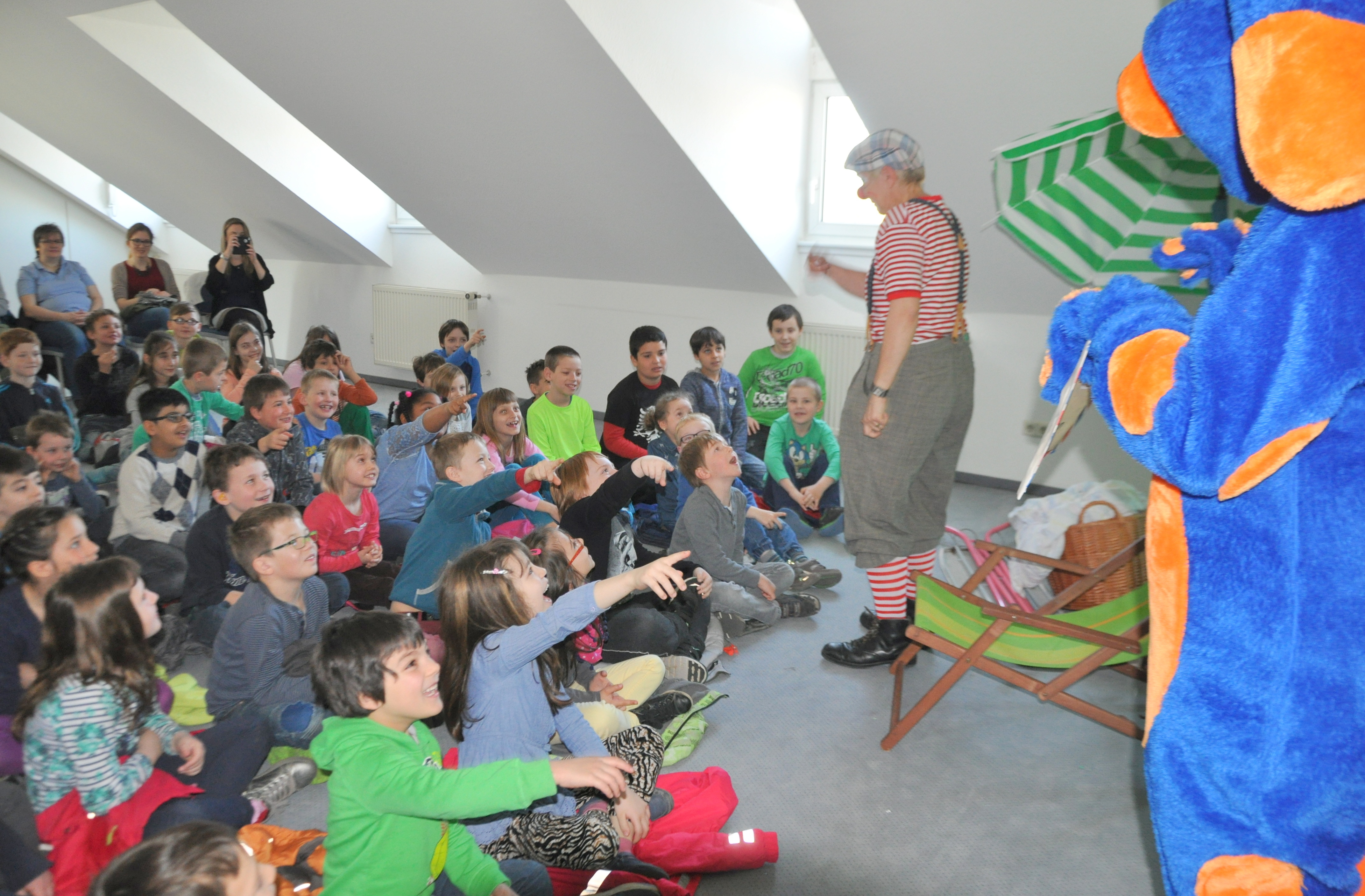 Über 150 Kinder lauschten der Klimaschutzgeschichte im Servicecenter Waldshut-Tiengen