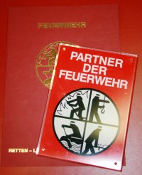 badenova wurde mit der Plakette "Partner der Feuerwehr" ausgezeichnet