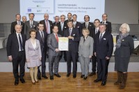 Urkundenübergabe durch die Minister(in) Schmid, Bonde und Bauer am 23. Januar in Stuttgart